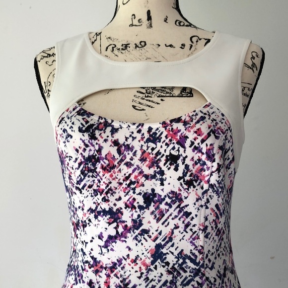 Guess Cutout Dress - Picture 2 of 7